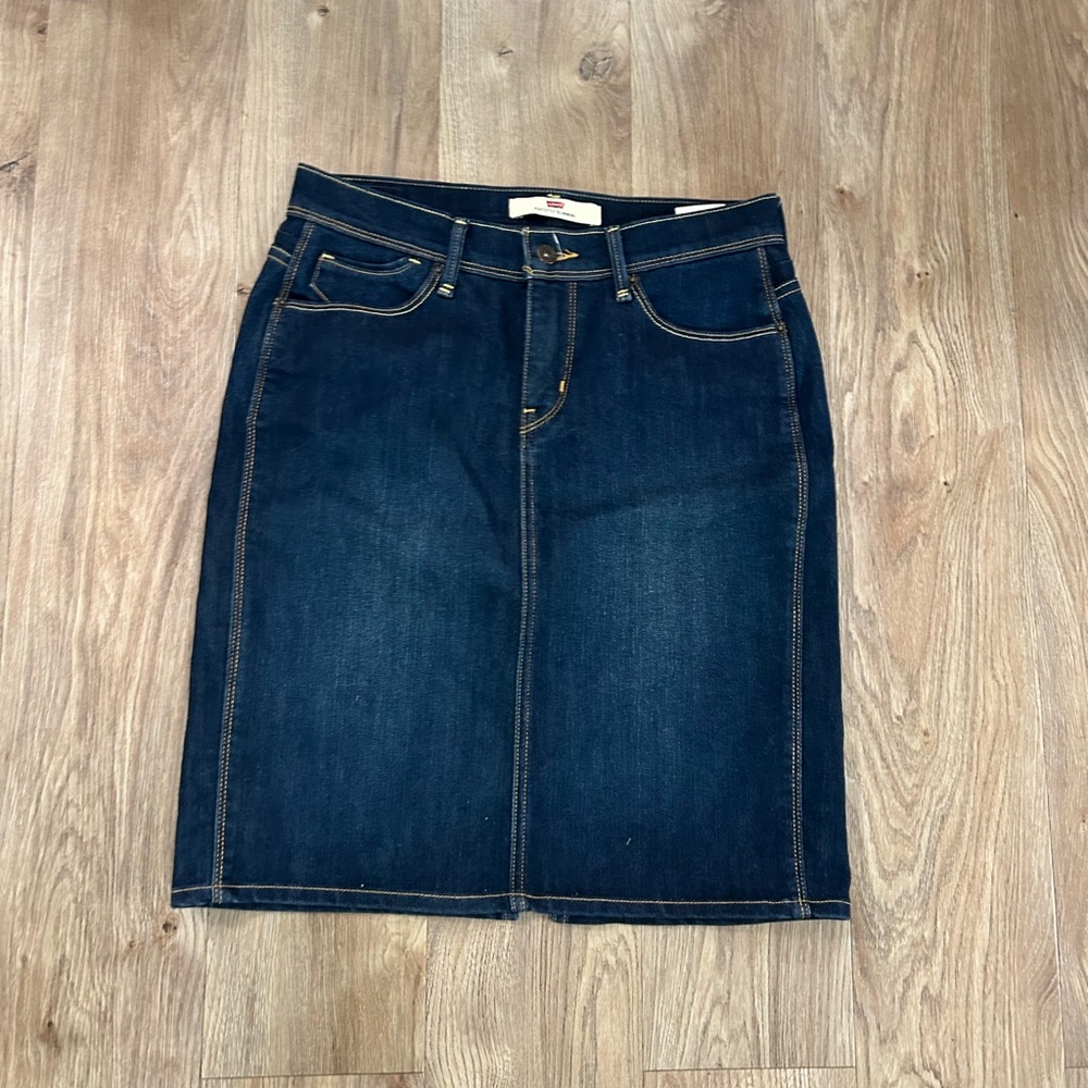 Levi’s denim skirt